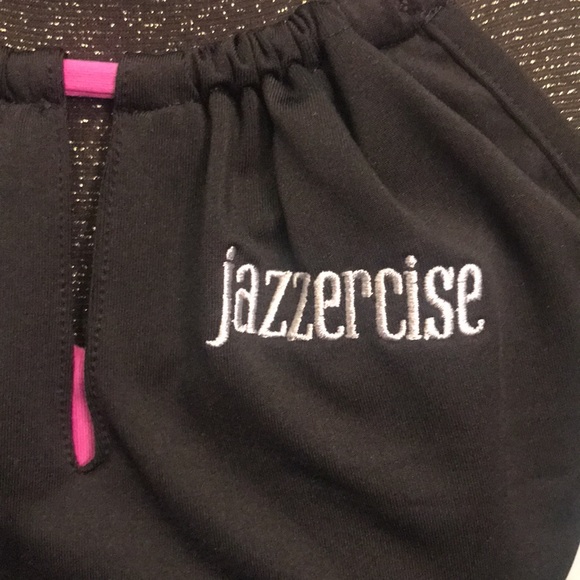 Jazzercise Athletic Top with Built-in Shelf Bra - Picture 4 of 9